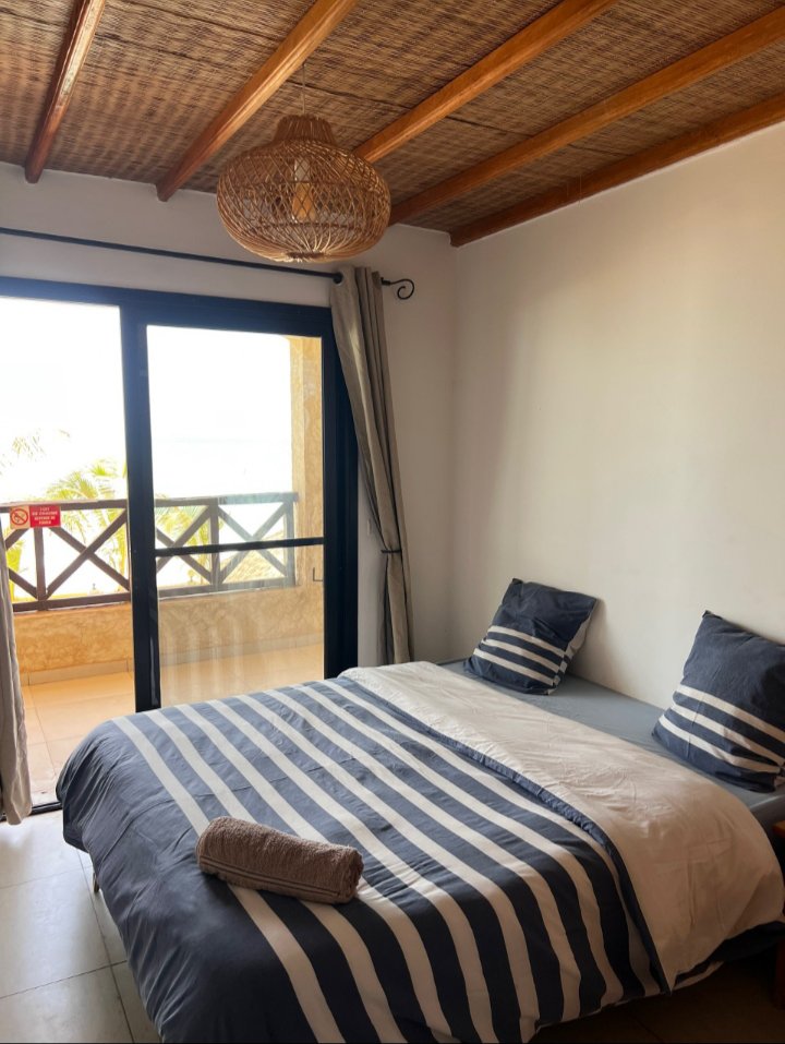 Villa pied dans l'eau Ngaparou